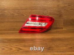 12-14 Mercedes Benz W204 C300 C350 C250 Rear Right Side Led Taillight Light Oem