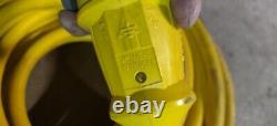 Cordon d'alimentation de 50 pieds jaune Hubbell 30a #HBL61CM08LED