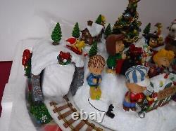 Danbury Ment Peanuts Snoopy Christmas Wonderland Coa & Box Nib